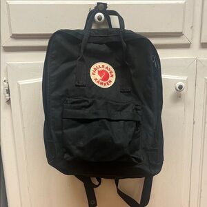Fjallraven Kånken Black Backpack (mini)